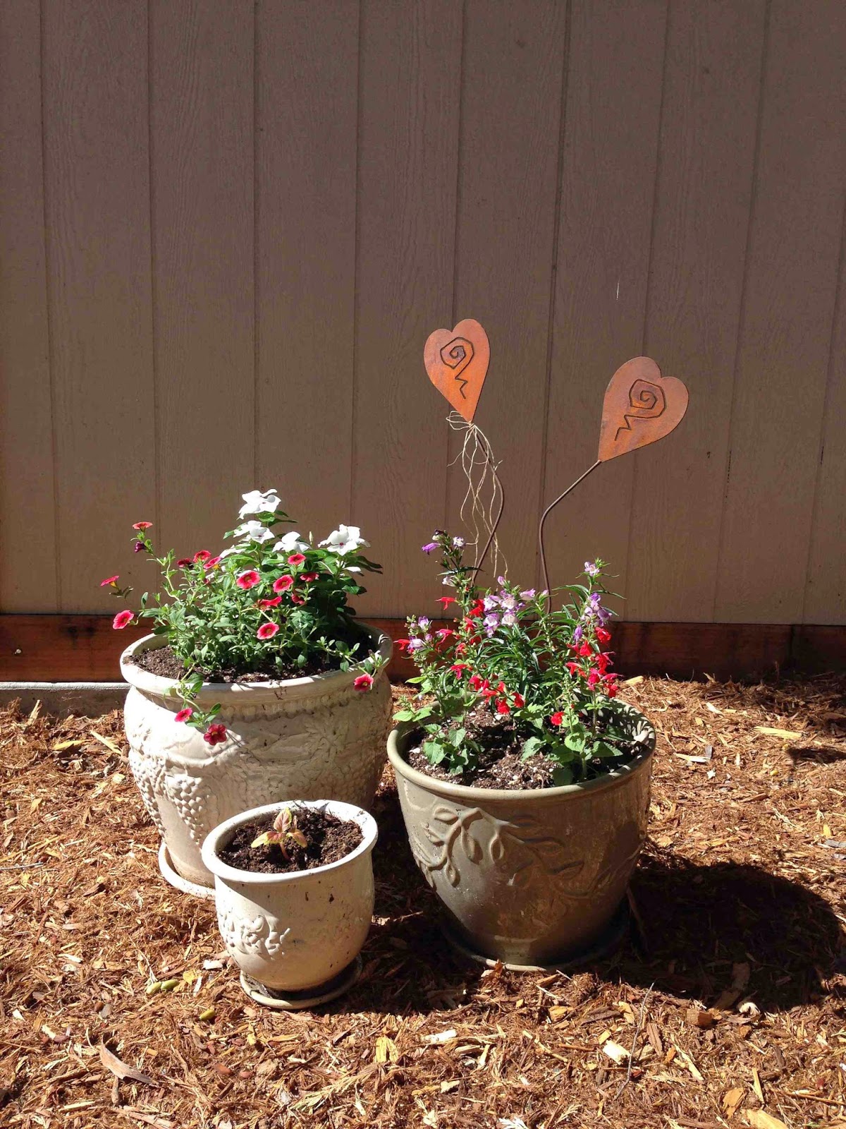 100HappyDays Heart garden art