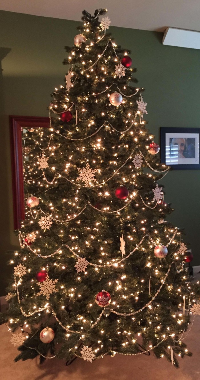 19 steps to a perfectly decorated Christmas tree