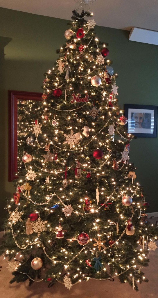 19 steps to a perfectly decorated Christmas tree