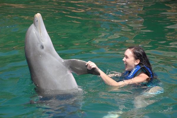 Mexico Shawna and Dolphin dancing