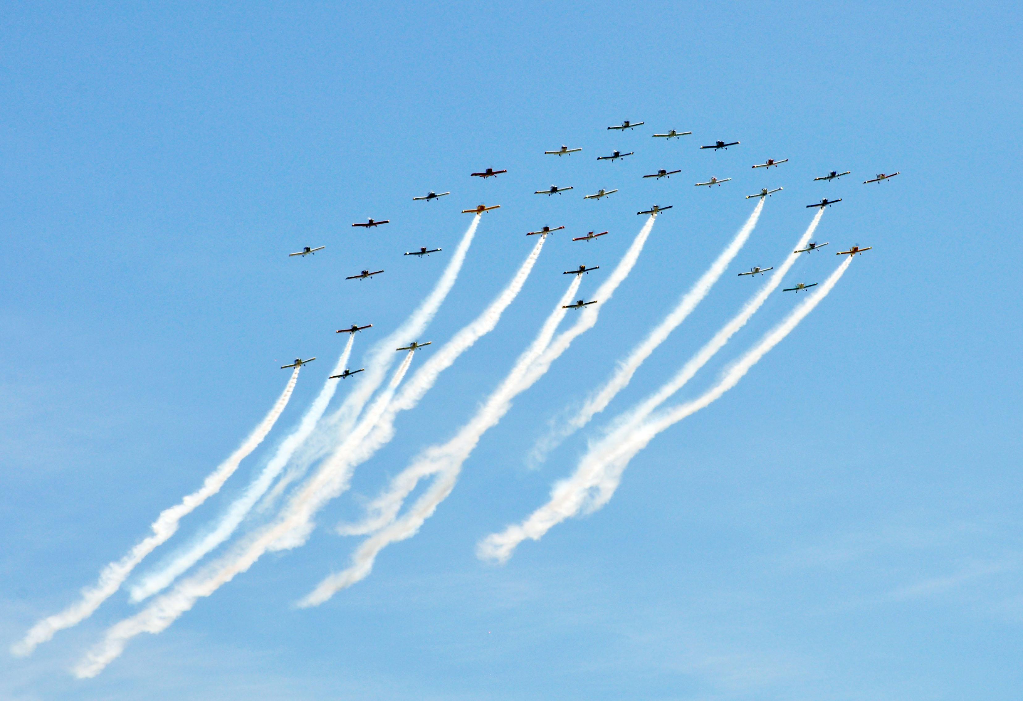 RV-6 30th anniversary formation and West Coast Ravens at EAA AirVenture